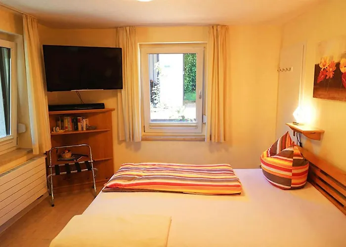 Hotell Haus Orchideental 3*