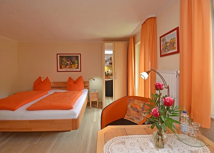 Hotell Haus Orchideental 3*